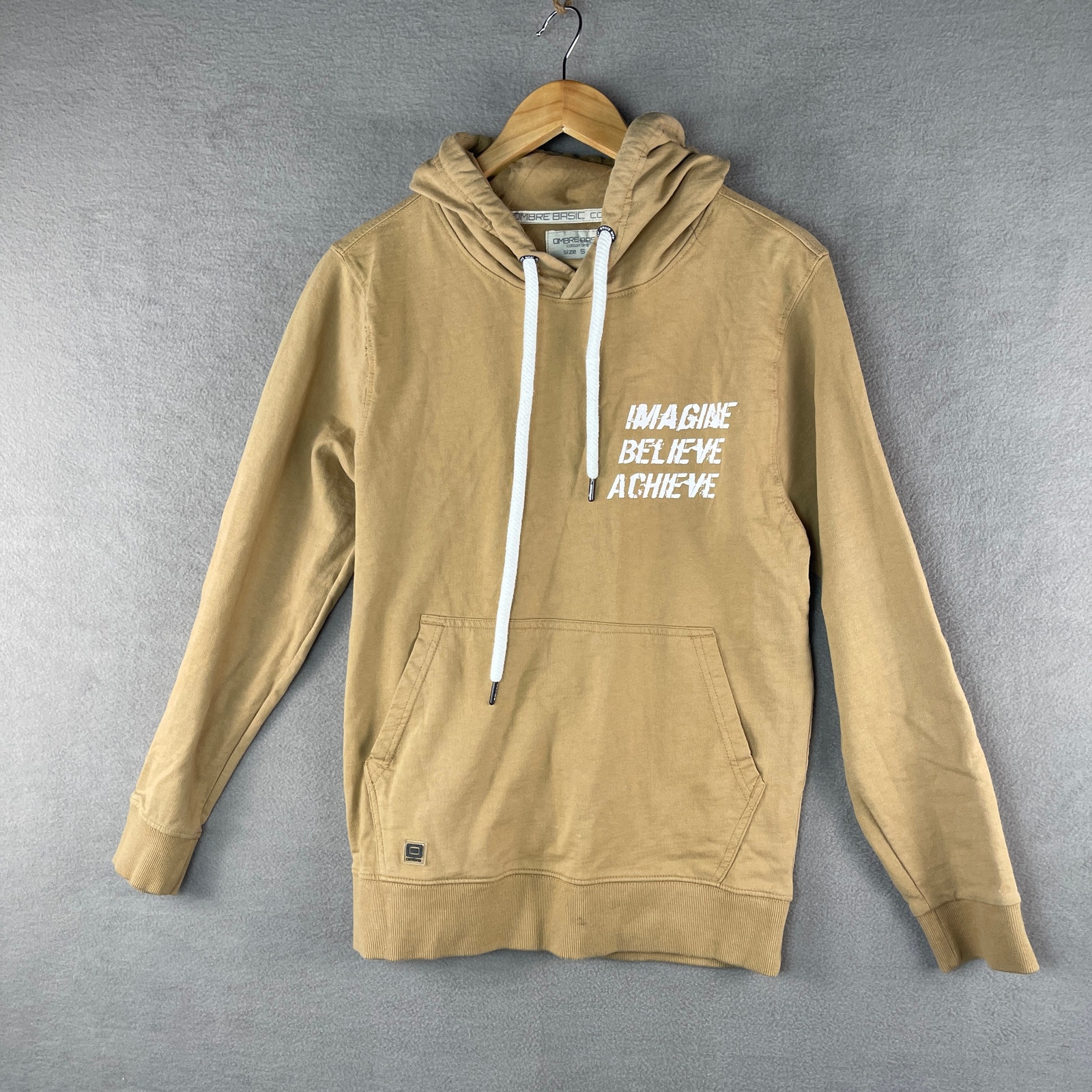 Ombre Basic Men’s Hoodie Size Small Imagine, Believe, Achieve With Lion Head